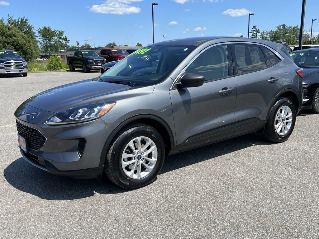 2022 Ford Escape SE photo 3