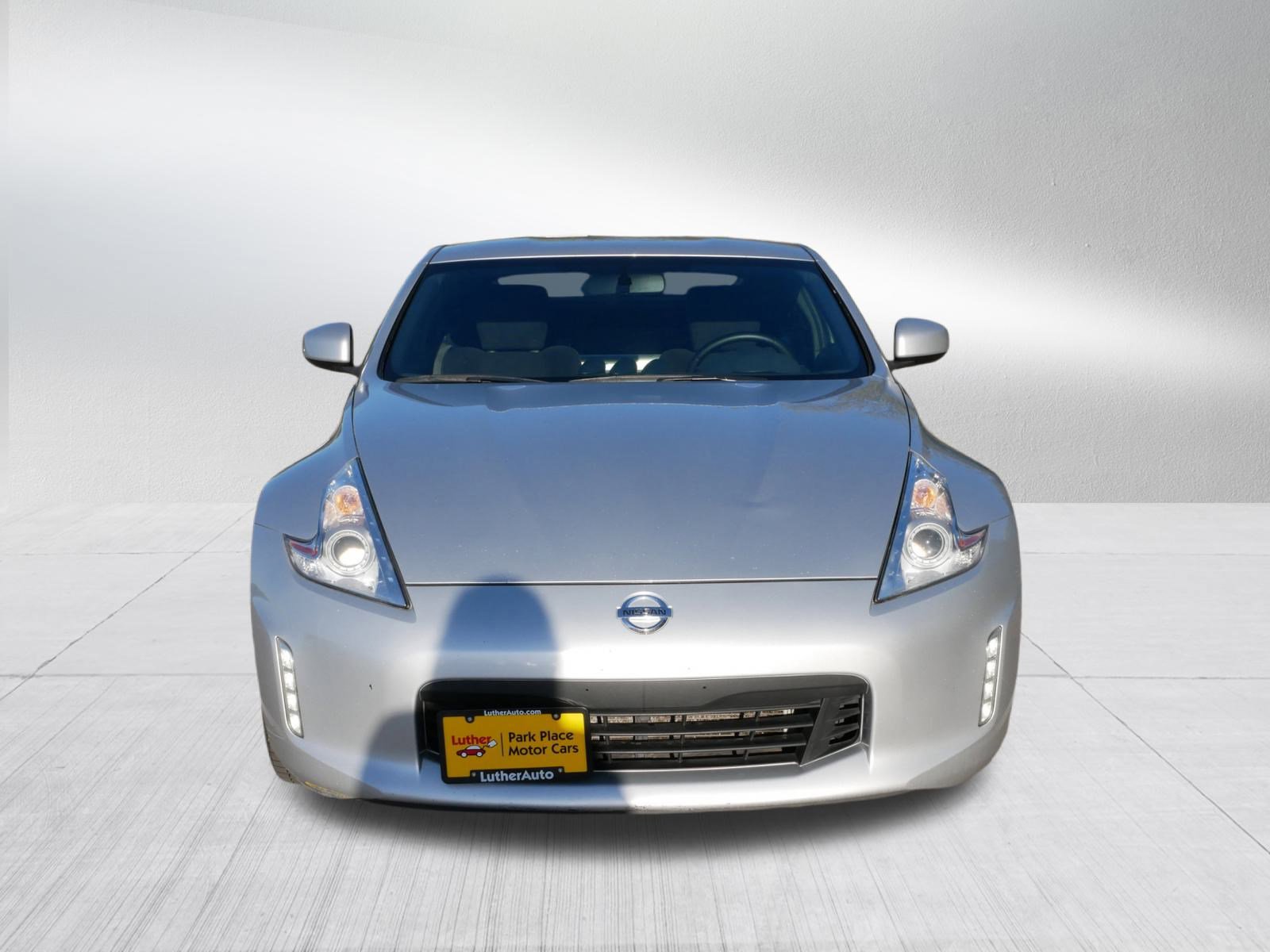 2017 Nissan 370Z photo 2