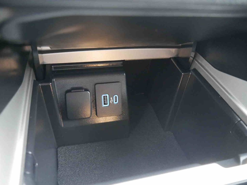 2024 Ford Explorer ST photo 37