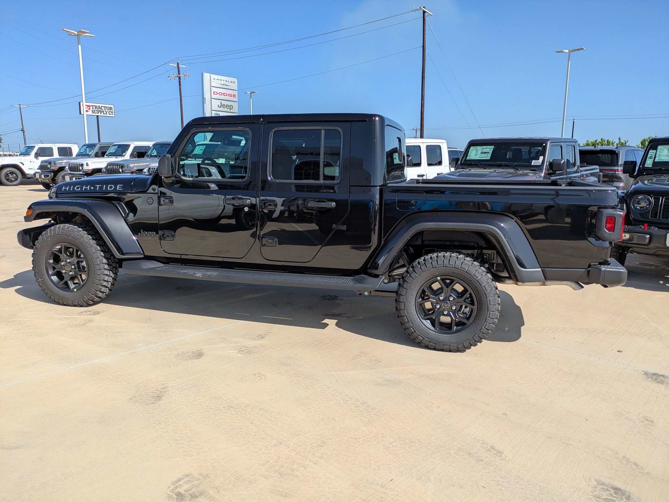 2025 Jeep Gladiator Sport photo 6