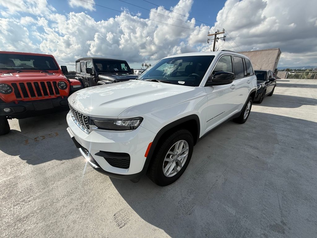 2025 Jeep Grand Cherokee Laredo's photo