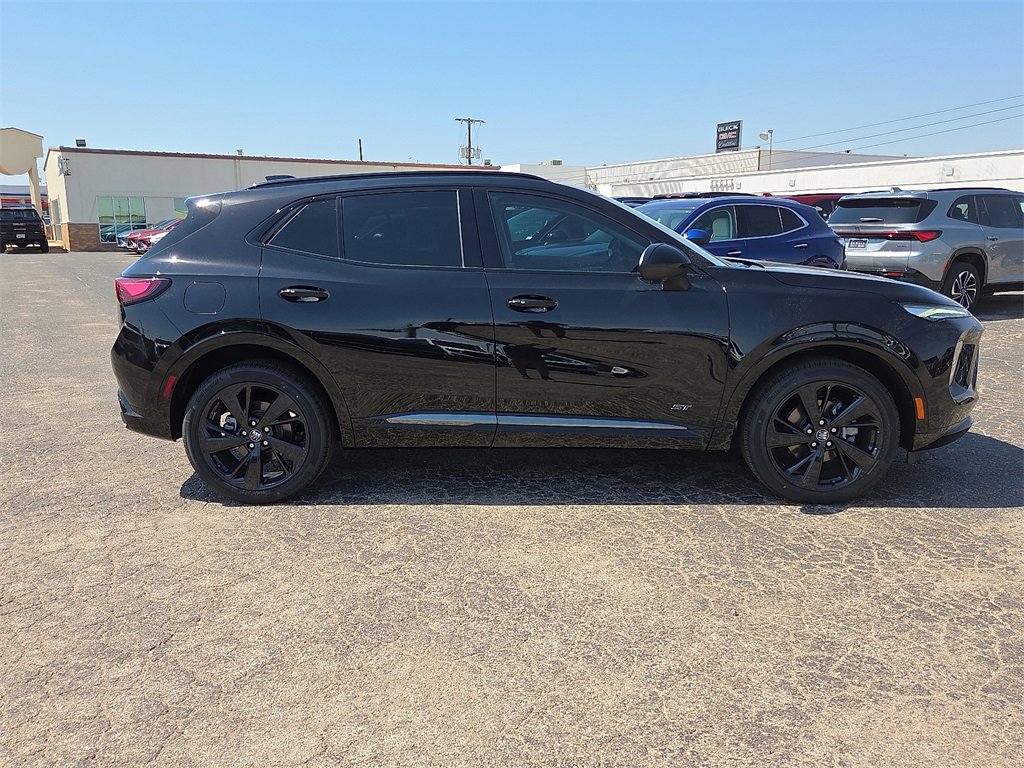 2025 Buick Envision Sport Touring photo 5