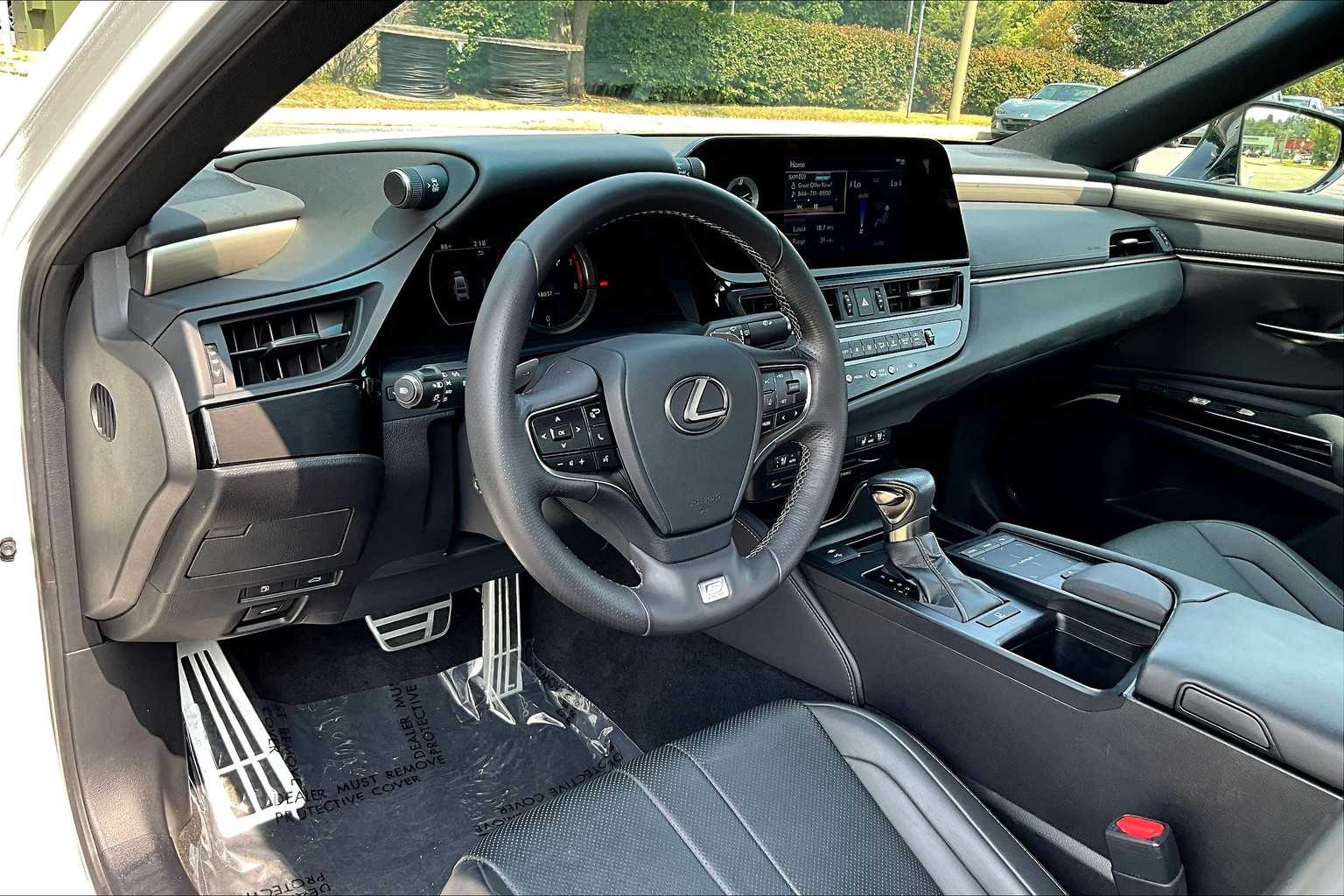 2022 Lexus ES F SPORT Handling photo 16