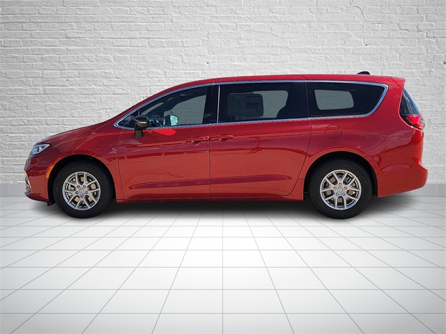 2026 Chrysler Pacifica photo 2