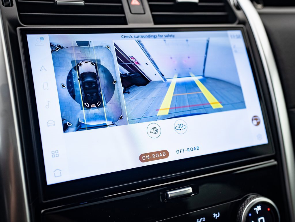 2025 Land Rover Discovery S photo 25