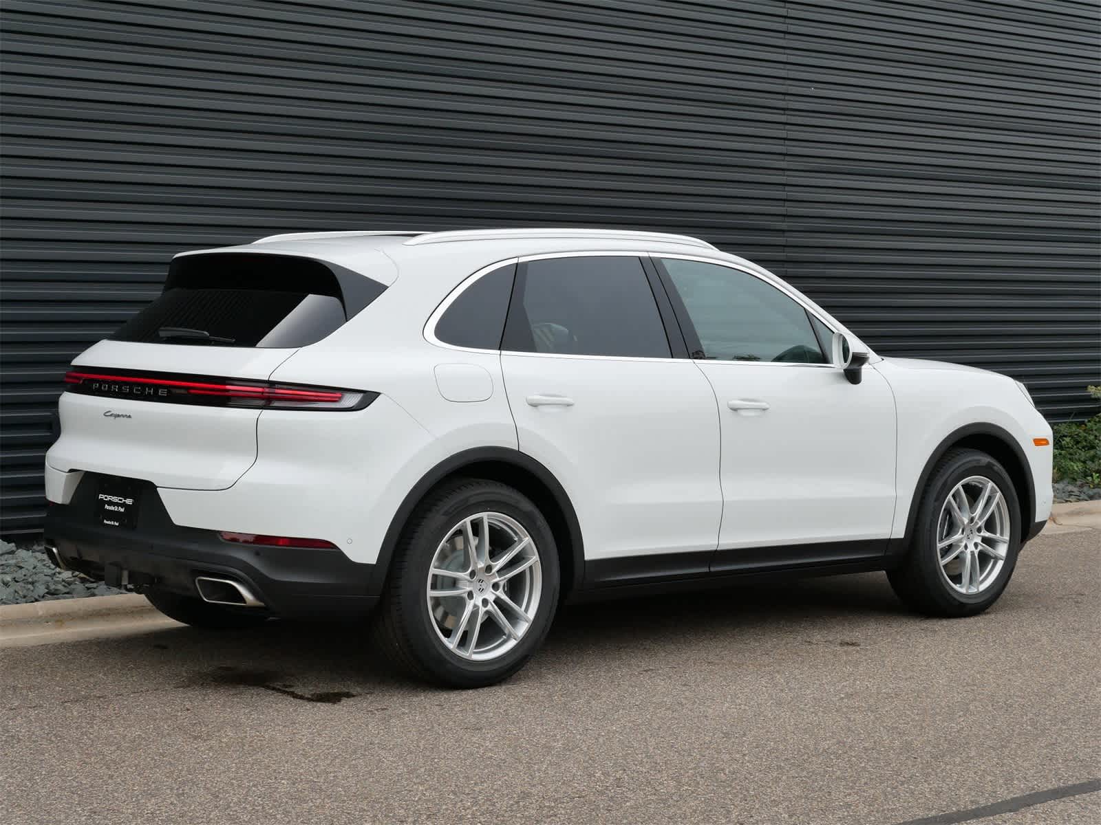 2026 Porsche Cayenne photo 21