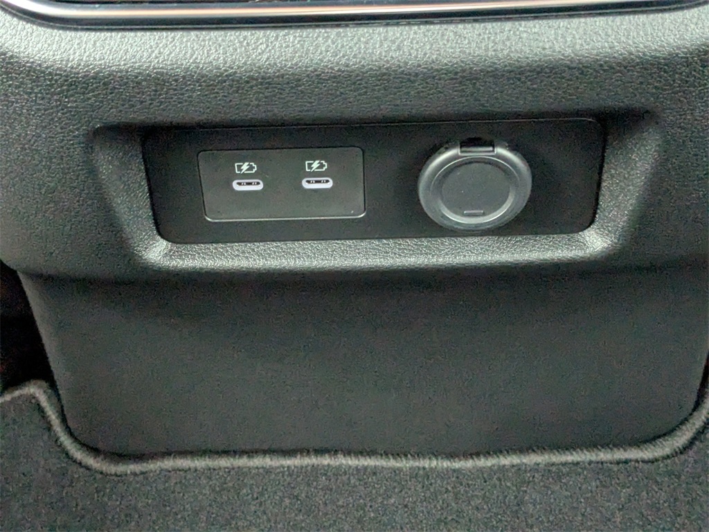 2026 Nissan Armada SL photo 12