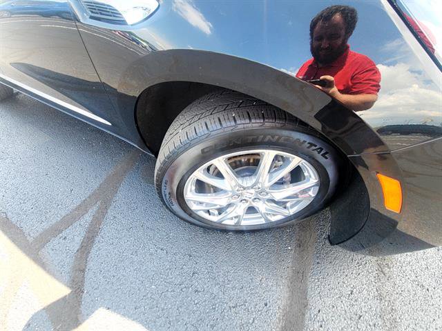 2023 Buick Enclave Essence photo 2