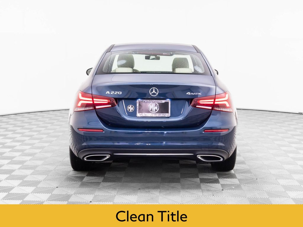 2022 Mercedes Benz A 220 4MATIC photo 4