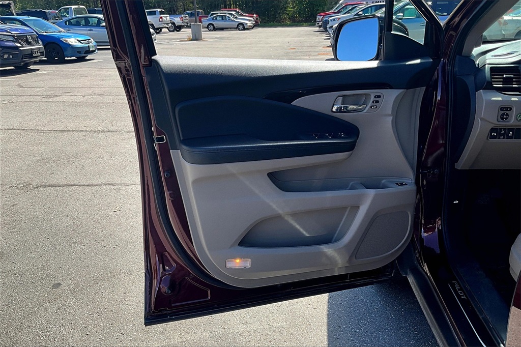 2021 Honda Pilot Touring photo 8
