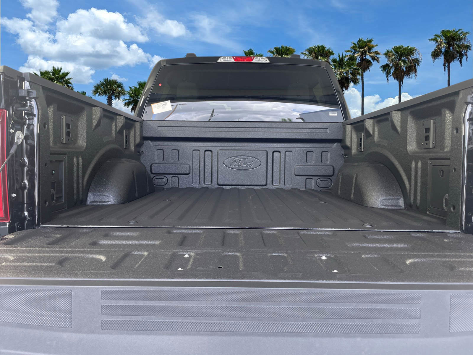 2025 Ford F-150 XL photo 3