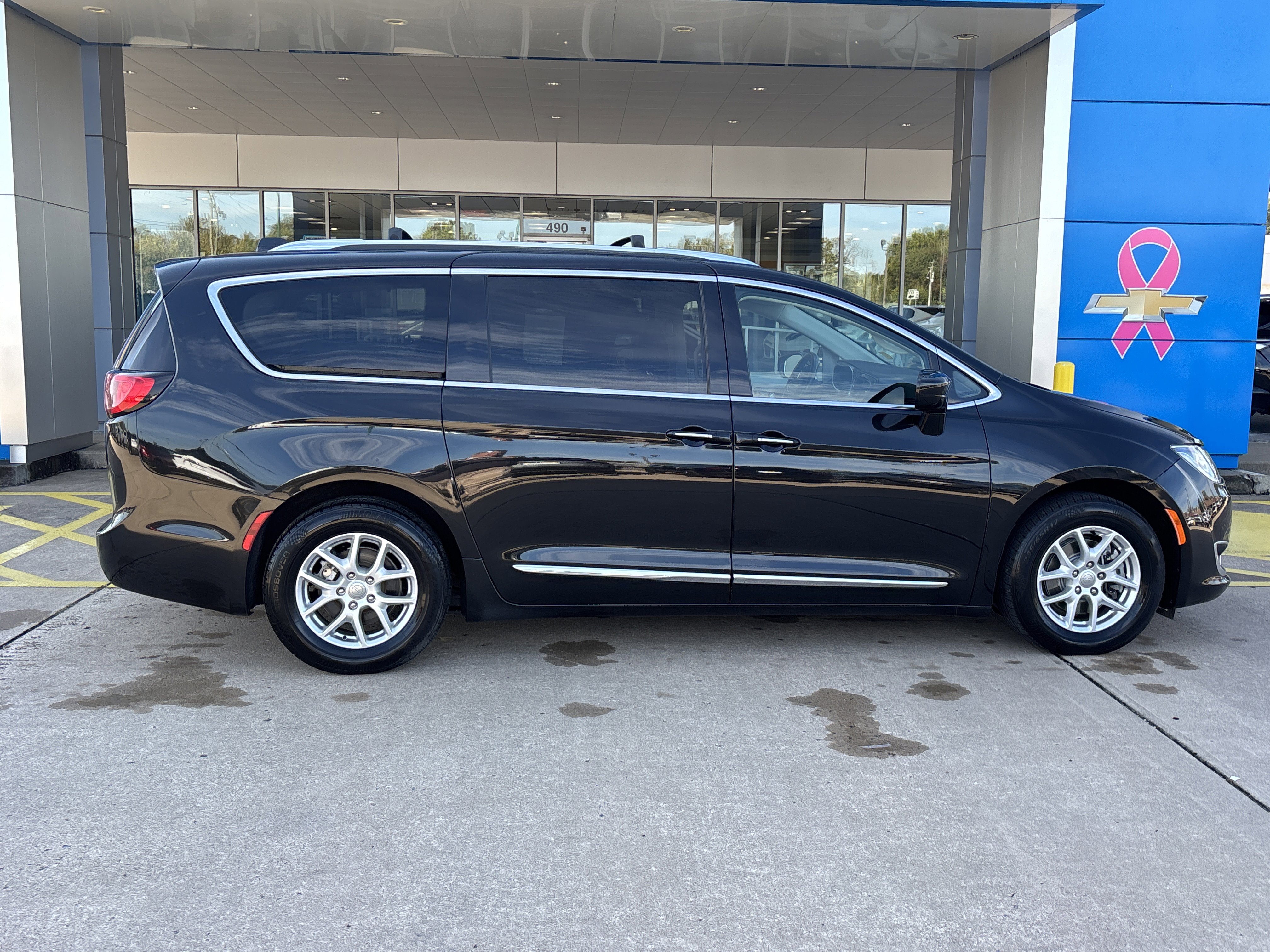 Used 2020 Chrysler Pacifica Touring L with VIN 2C4RC1BG4LR172315 for sale in Siloam Springs, AR