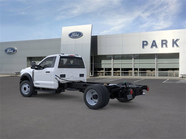 2025 Ford F-450 photo 4