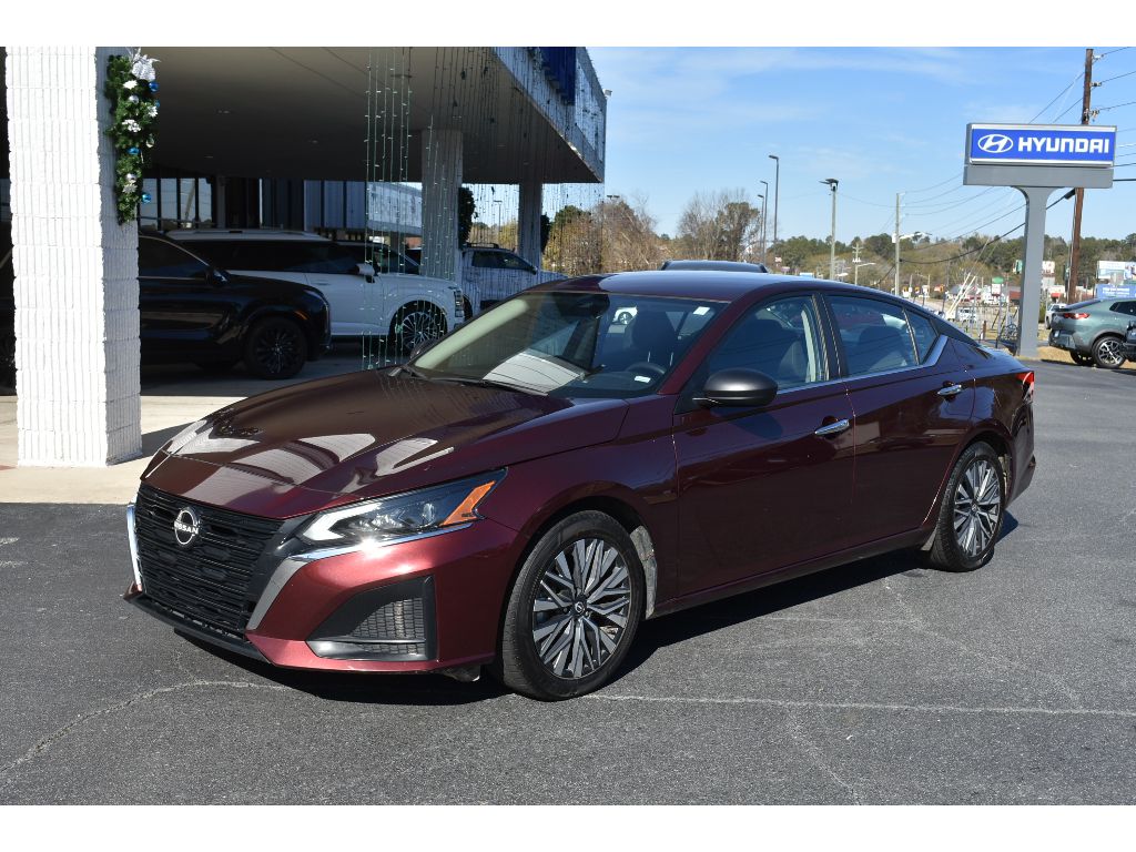 2024 Nissan Altima SV's photo