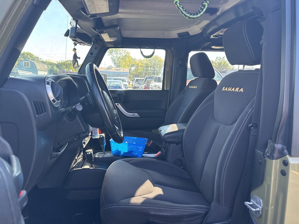 2013 Jeep Wrangler Sahara photo 2