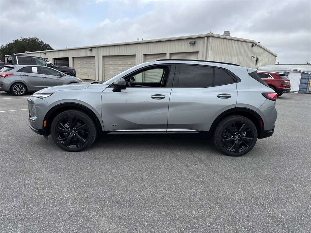 2025 Buick Envision Sport Touring photo 4