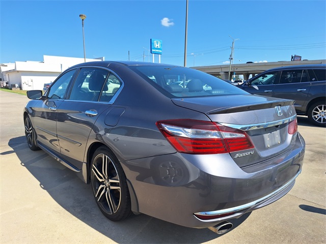 2017 Honda Accord Sport photo 2