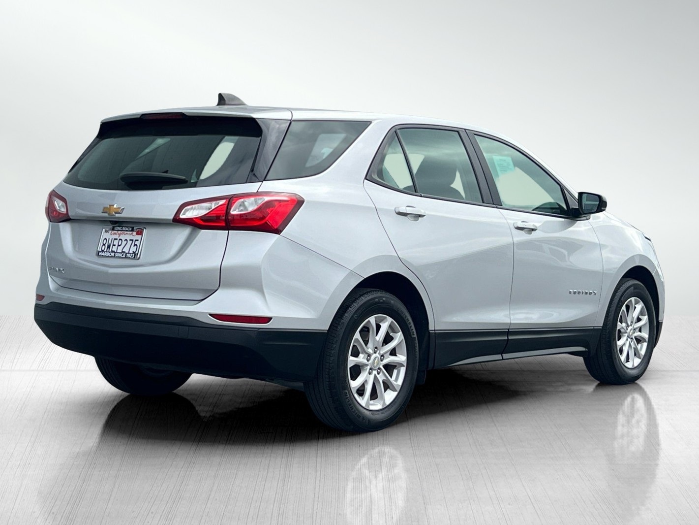 2021 Chevrolet Equinox LS photo 4