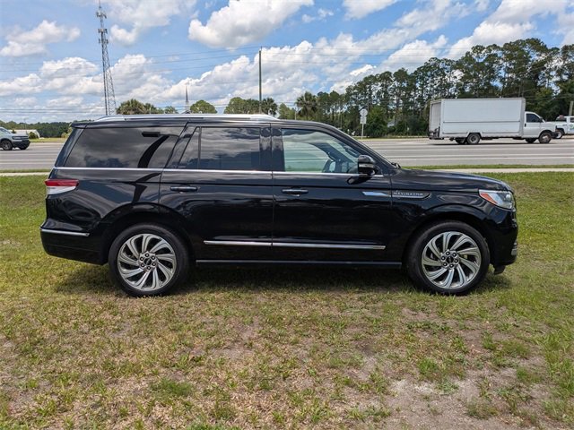 2023 Lincoln Navigator Reserve photo 3