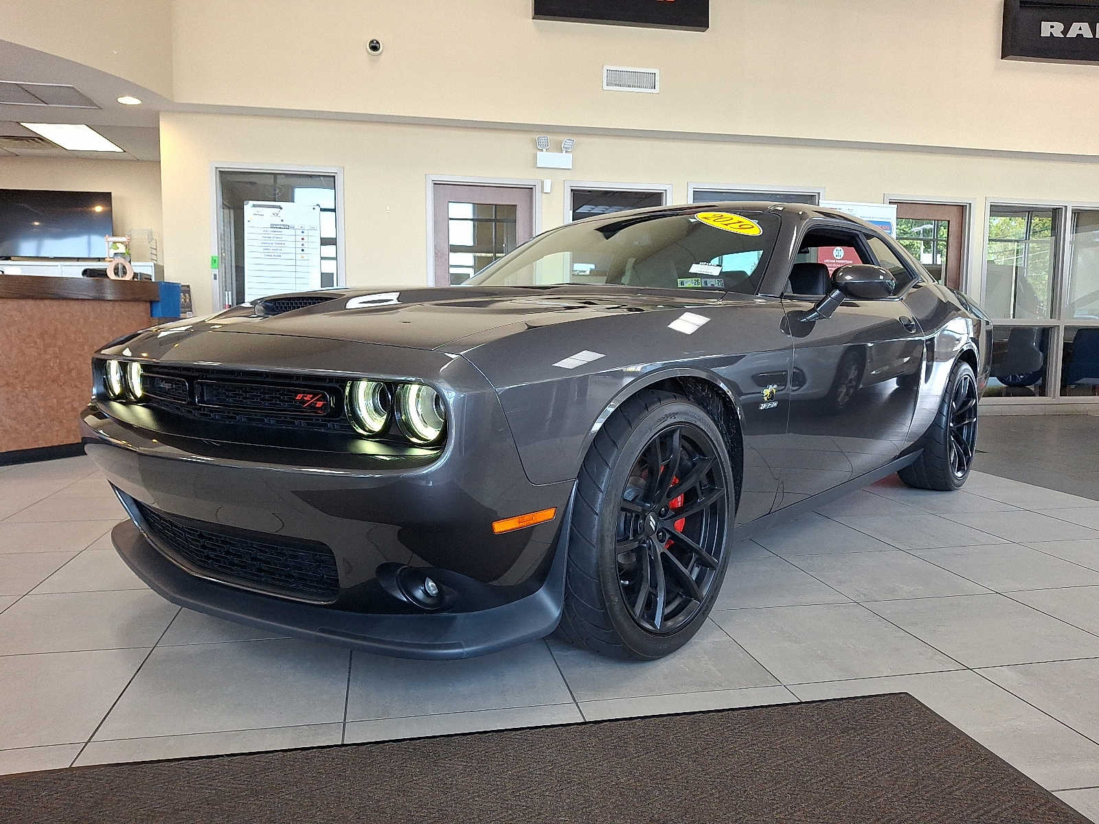 2019 Dodge Challenger R/T Scat Pack photo 3