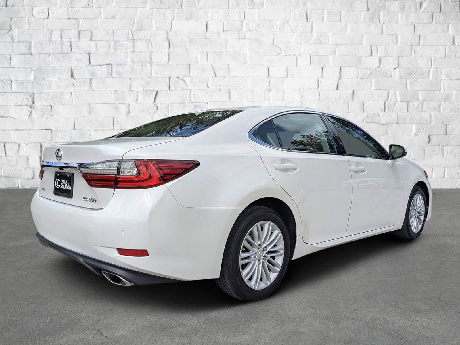 2017 Lexus ES 350 photo 4