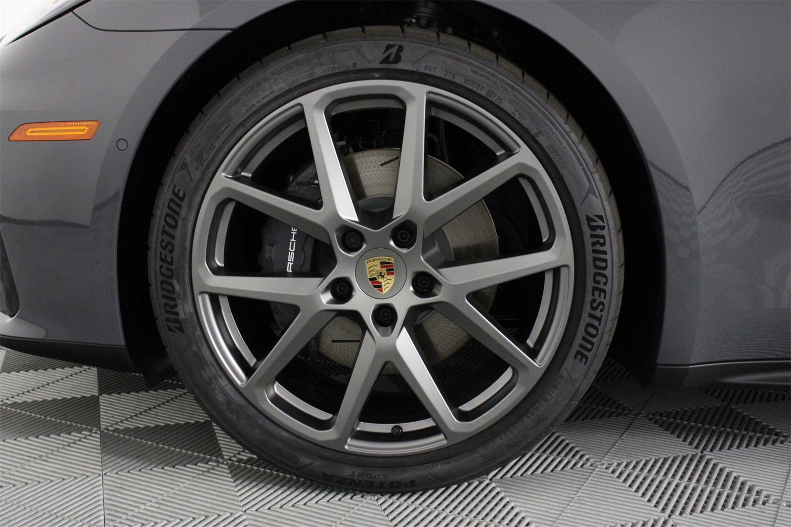 2025 Porsche Panamera 4 photo 15