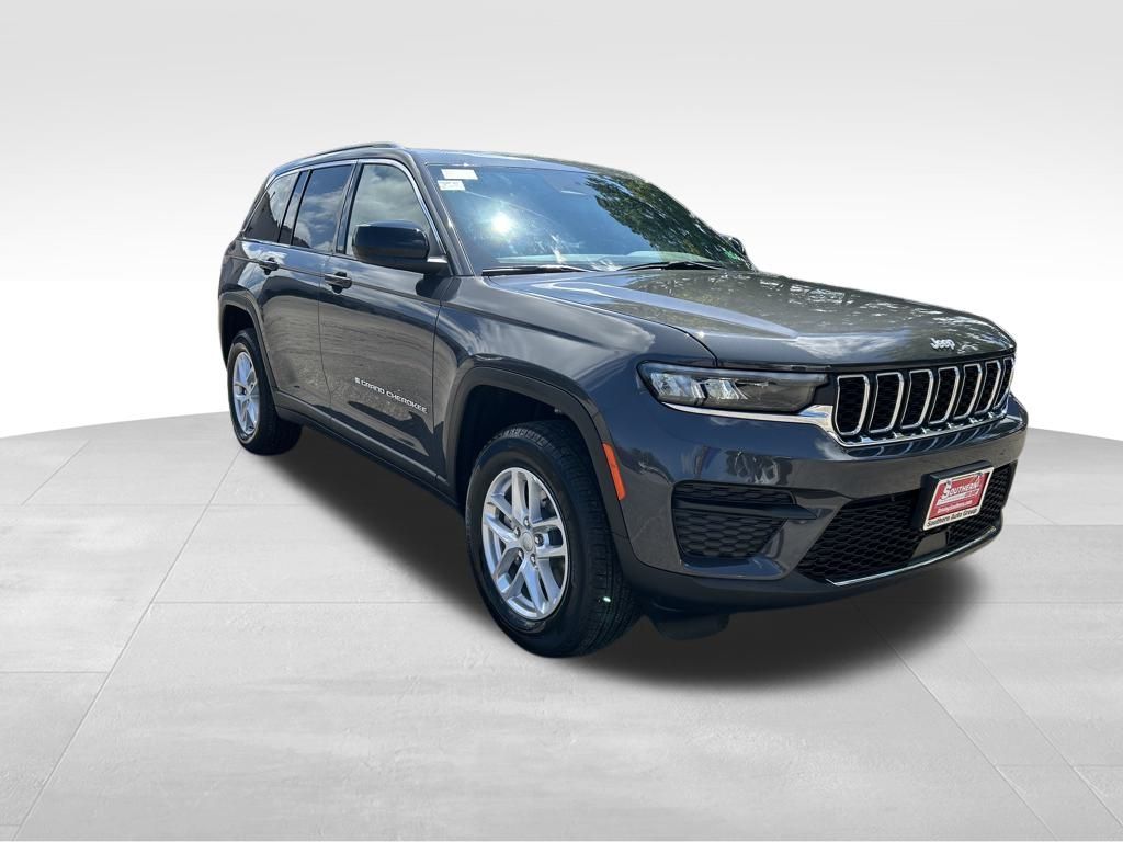 2025 Jeep Grand Cherokee Laredo X photo 8