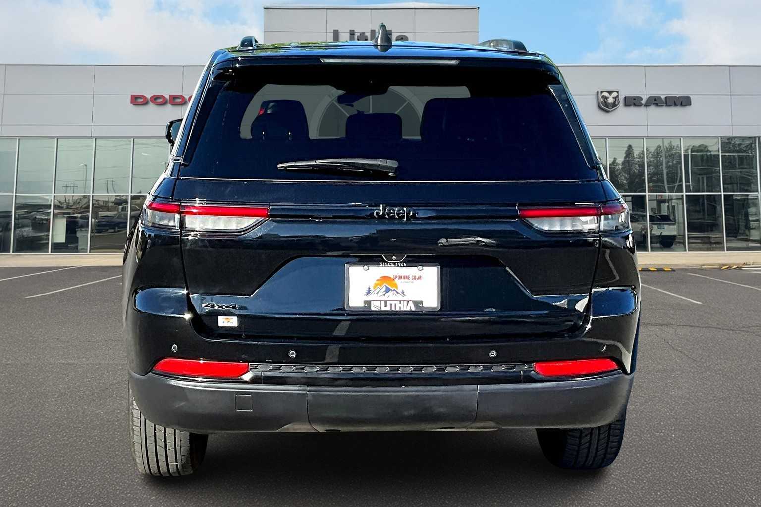 2024 Jeep Grand Cherokee Altitude photo 5