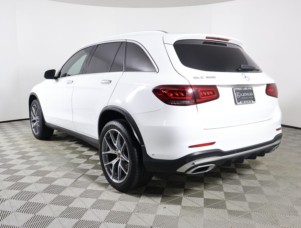 2022 Mercedes Benz GLC 300 photo 2