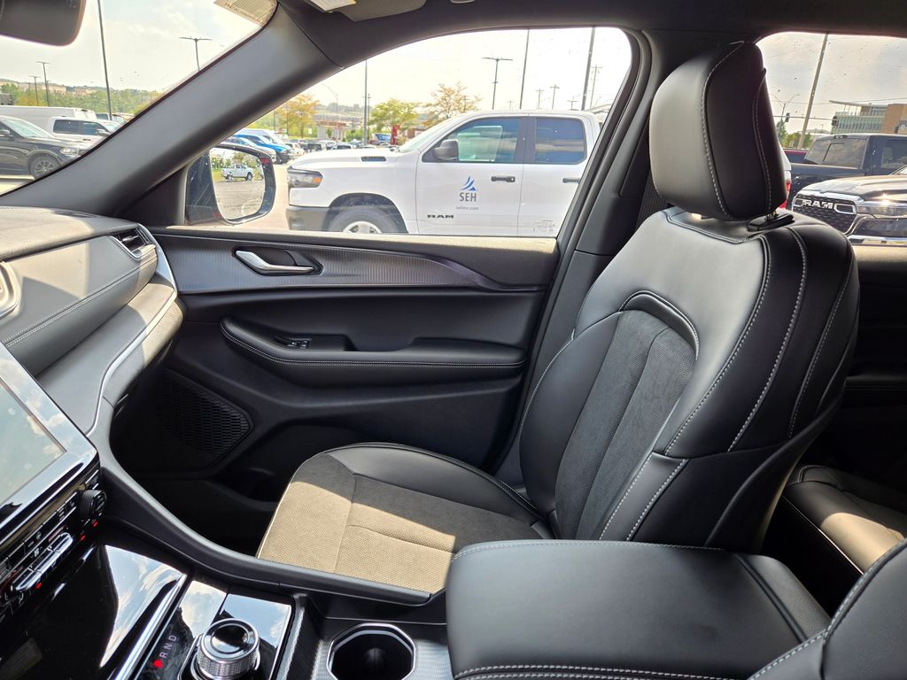 2025 Jeep Grand Cherokee Altitude X photo 20