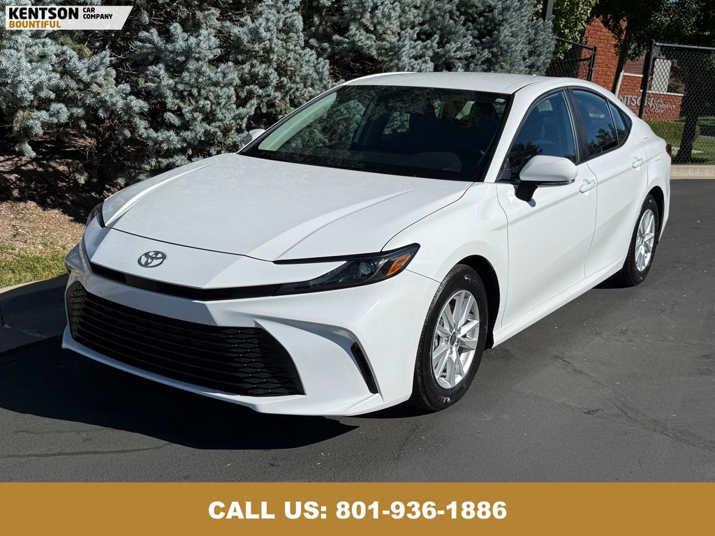 2025 Toyota Camry LE photo 3