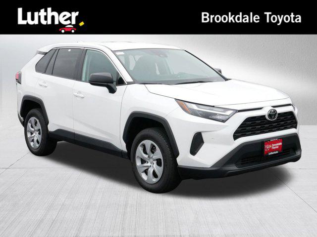 2024 Toyota RAV4 LE's photo