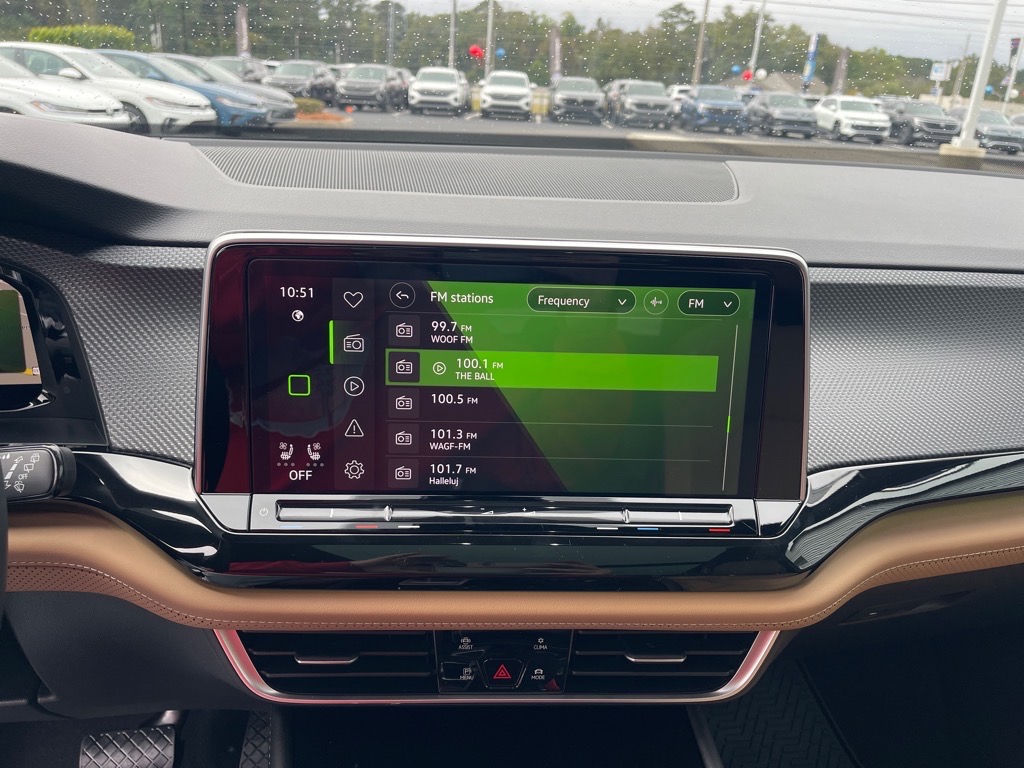 2026 Volkswagen Atlas Cross Sport SEL photo 4