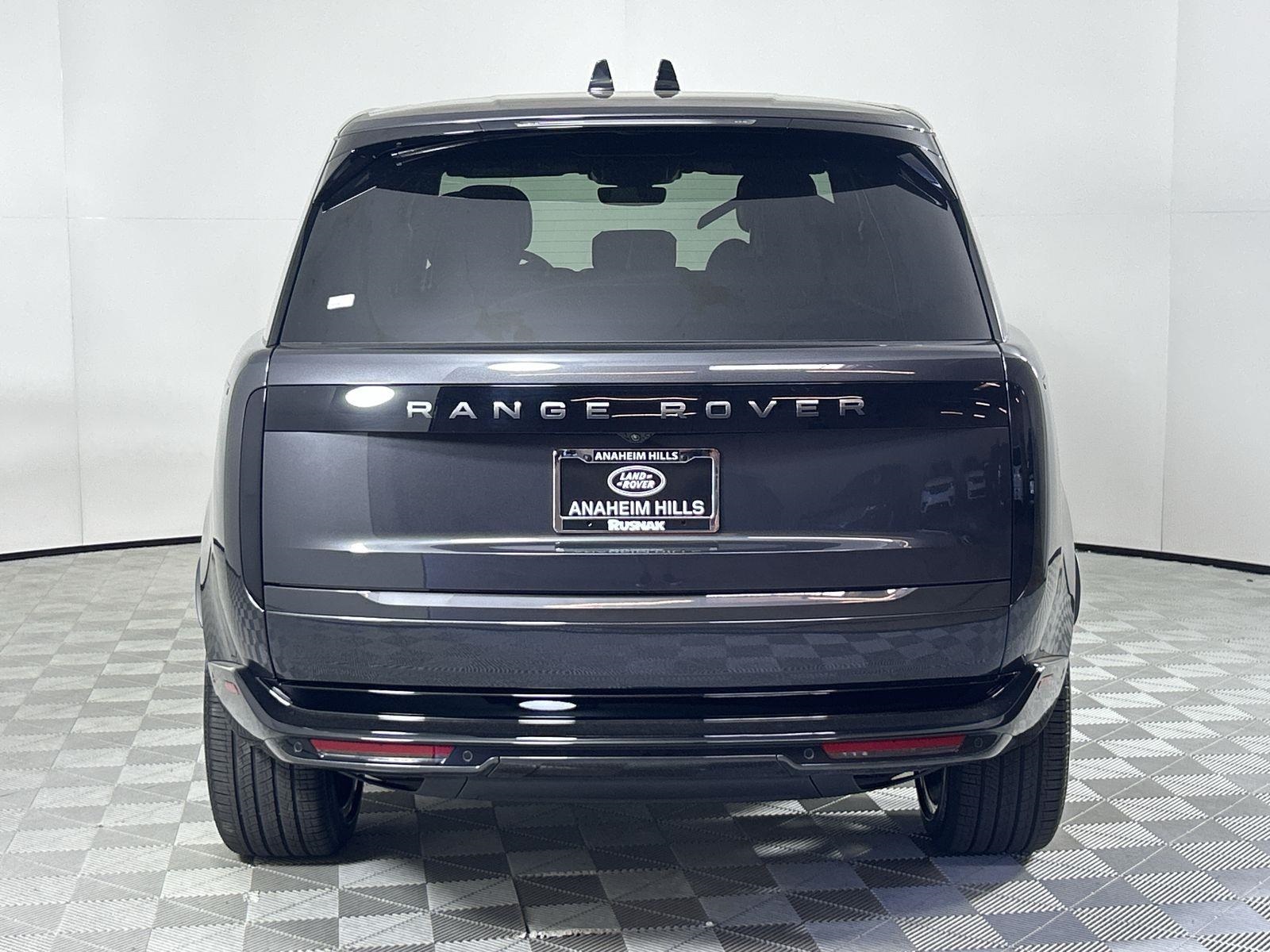 2025 Land Rover Range Rover SE photo 4