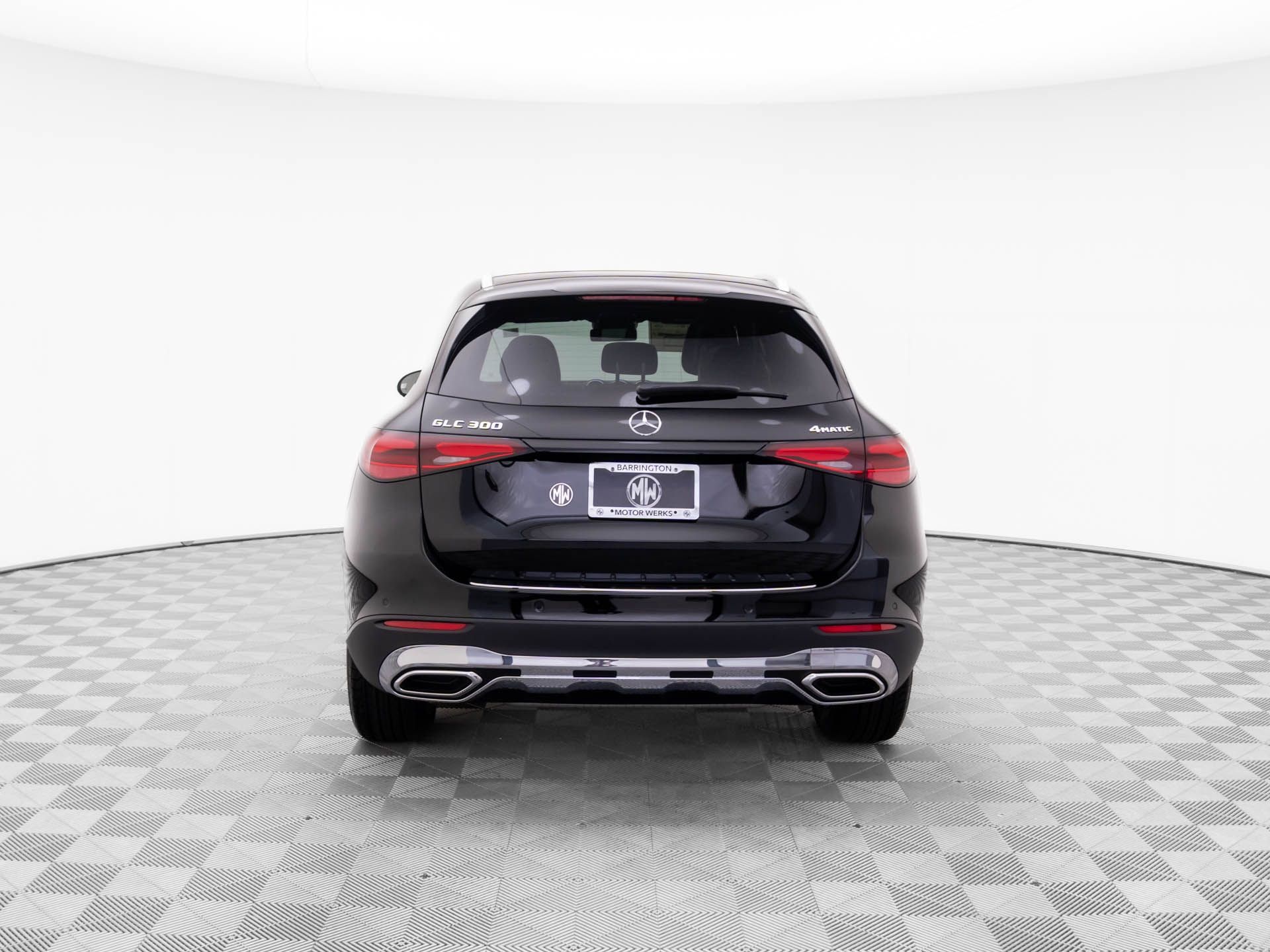 2025 Mercedes Benz GLC 300 4MATIC photo 4