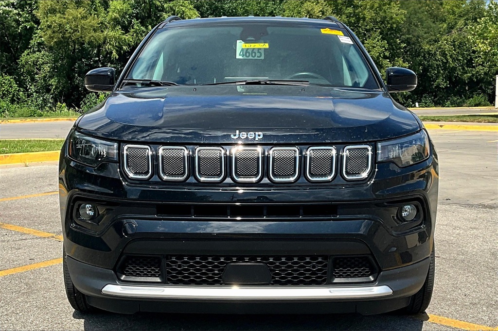 Used 2022 Jeep Compass Limited with VIN 3C4NJDCB0NT195535 for sale in Kansas City