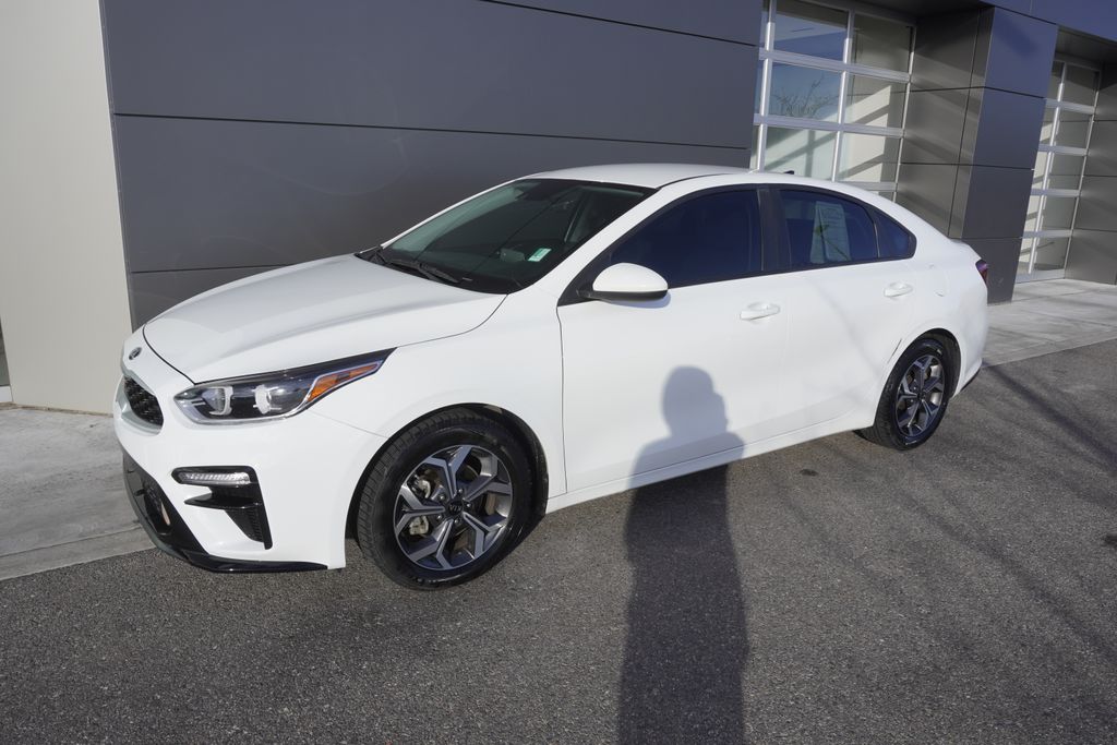 2019 Kia Forte FE LXS photo 2