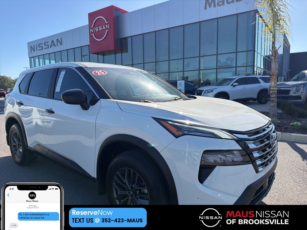 2025 Nissan Rogue S's photo