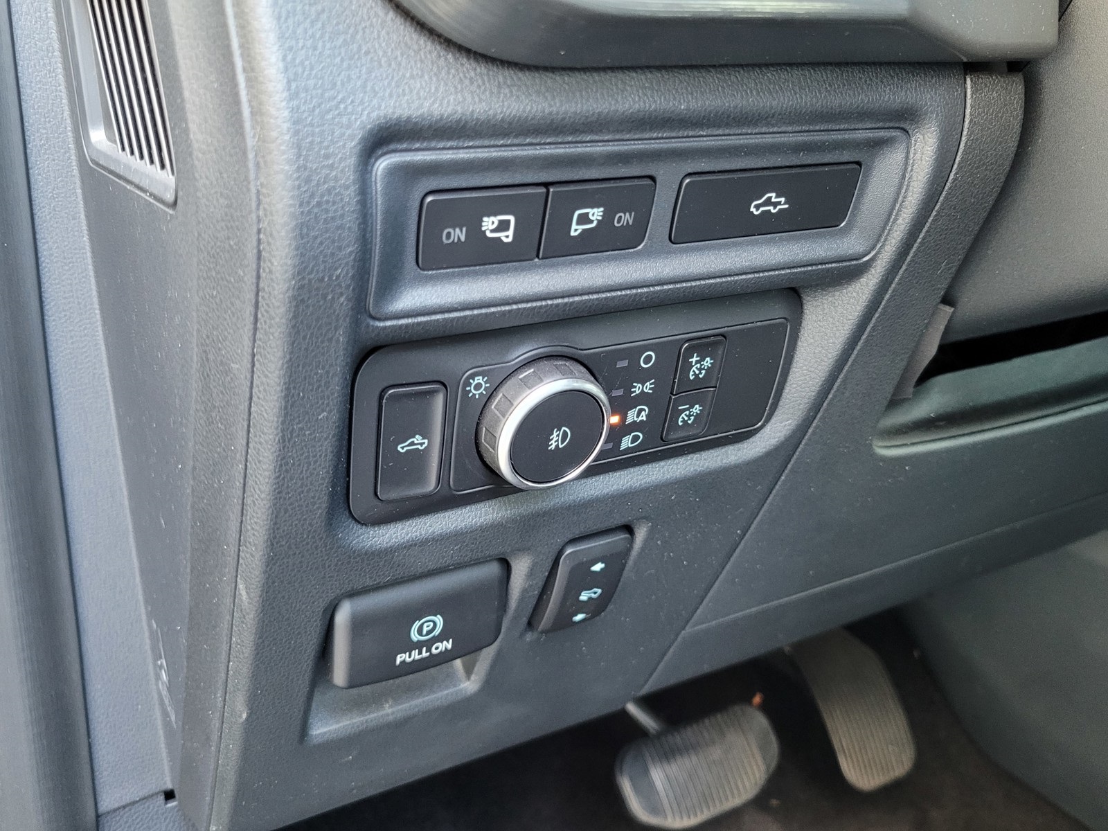 2021 Ford F-150 Lariat photo 18