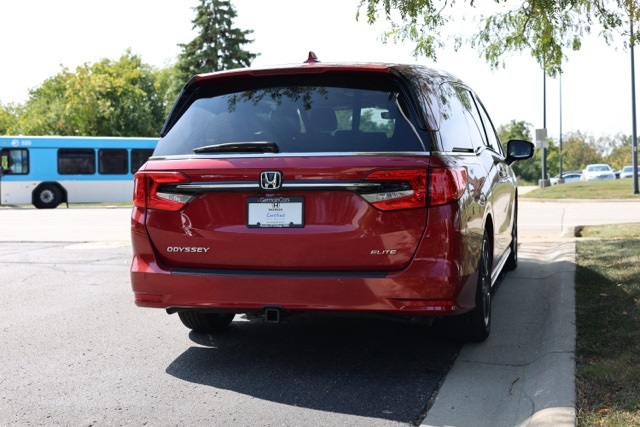 2023 Honda Odyssey Elite photo 2