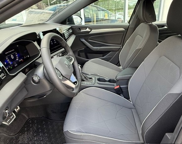 2025 Volkswagen Jetta 1.5T Sport photo 12