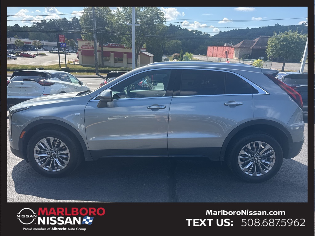 2025 Cadillac XT4 Premium Luxury photo 4
