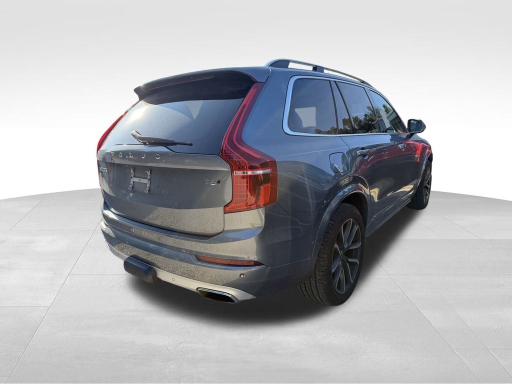 2016 Volvo XC90 T6 Momentum photo 4