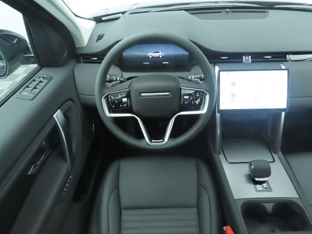 2025 Land Rover Discovery Sport S photo 6