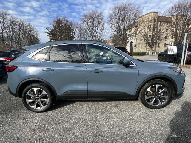 2023 Ford Escape Platinum photo 2