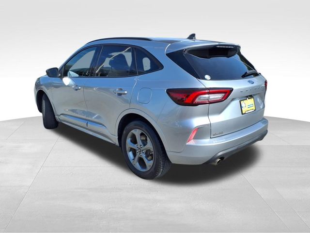 2023 Ford Escape ST-Line photo 4