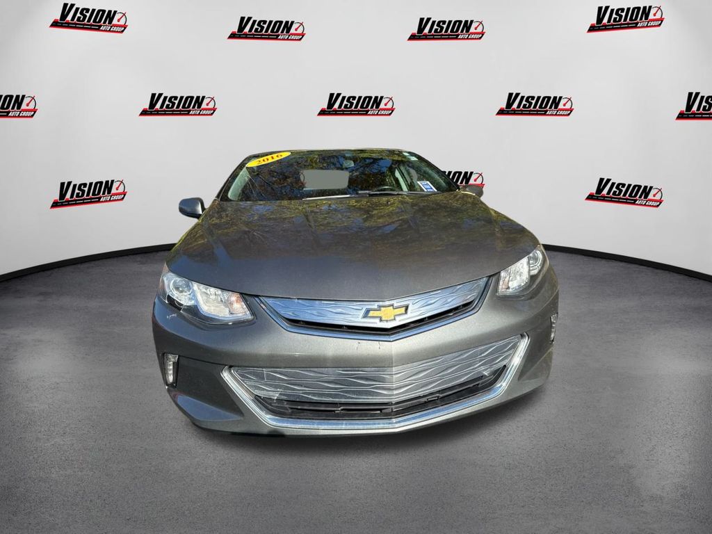 2016 Chevrolet Volt LT photo 2