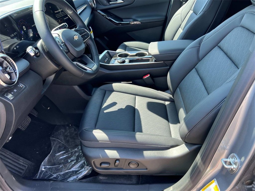 2026 Chevrolet Equinox LT photo 12