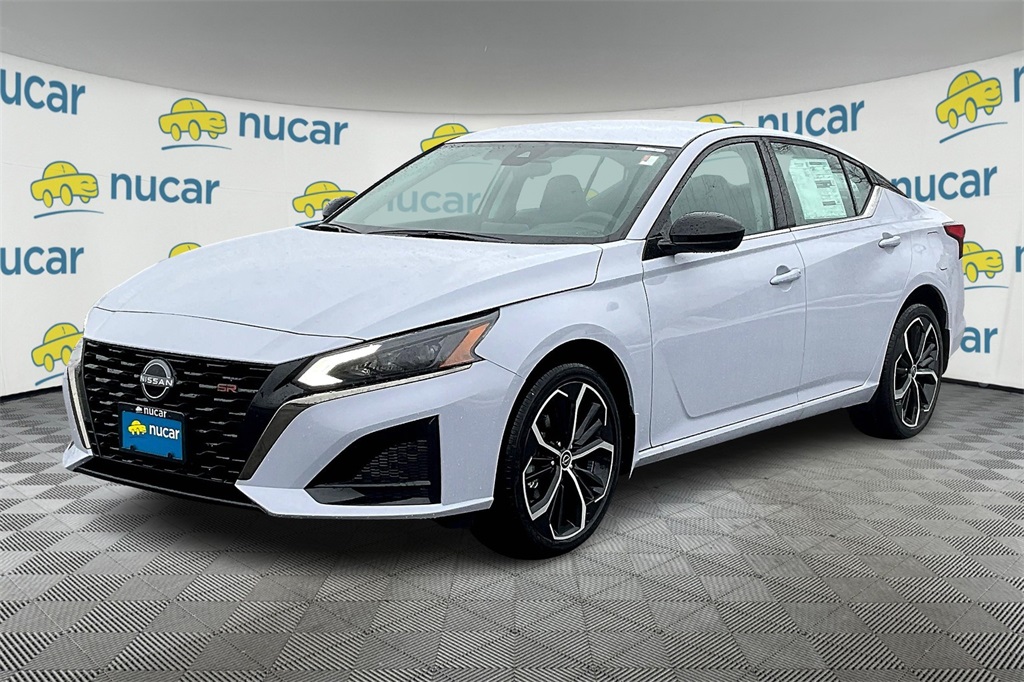 2025 Nissan Altima 2.5 SR photo 3
