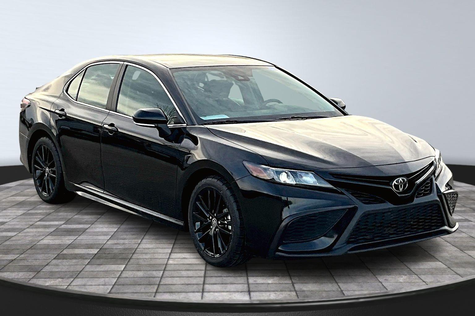 2024 Toyota Camry SE's photo